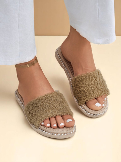 Royalfashion Klapki damskie z kożuszkiem Cozy Step