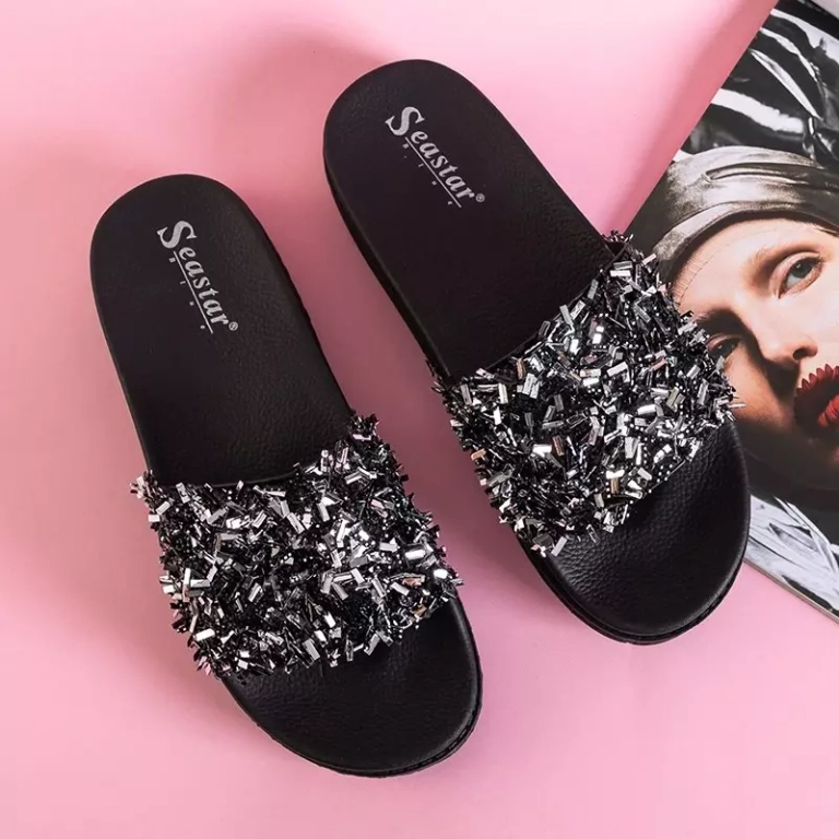 OUTLET Juodos moteriškos platforminės šlepetės su Lomine kubiniu cirkoniu - Avalynė