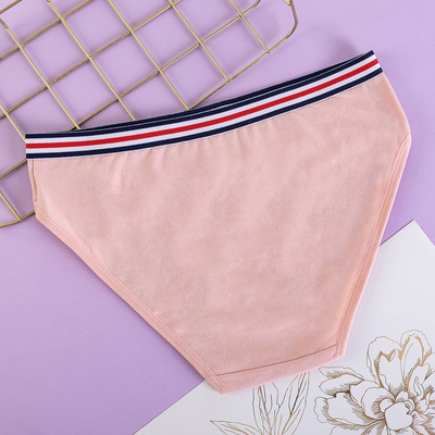 Светло-розовые женские трусы