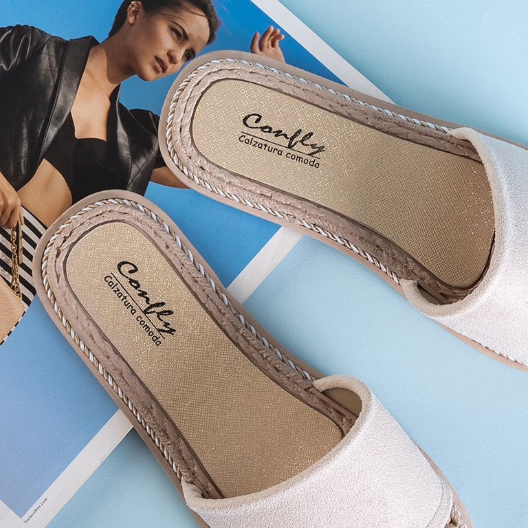 Бежевые женские шлепанцы Ysia