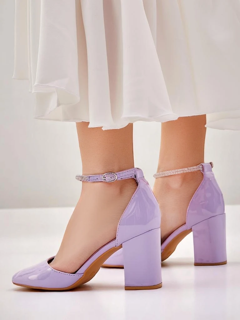 Туфли на каблуке из лаковой кожи Royalfashion для женщин с ремешком из страз Furoni