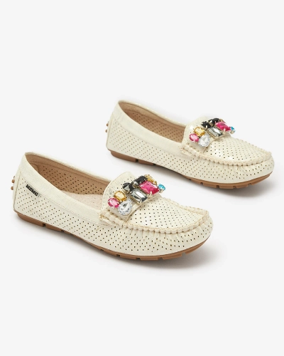 Kreminiai moteriški ažūriniai mokasinai su spalvingu dekoru Aqitic - Avalynė