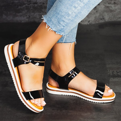 Czarne sandały na grubej podeszwie Potenza - Obuwie