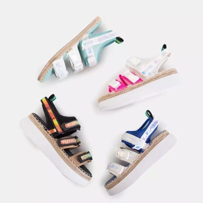 OUTLET Бело-розовые женские сандалии на платформе Justyn - Обувь