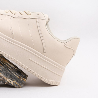 Бежевые женские кроссовки на платформе Silvina