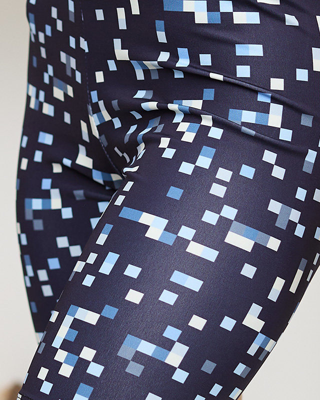 Juodos ir mėlynos spalvos moteriškos dviračių antblauzdžiai su raštu - Drabužiai