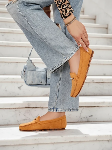 Женские мокасины Camel Aurelia замшевые с украшением - комфорт и стиль на плоском каблуке