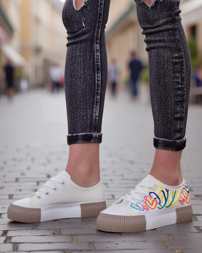 Royalfashion Moteriški sportbačiai su širdelės raštu Sercess