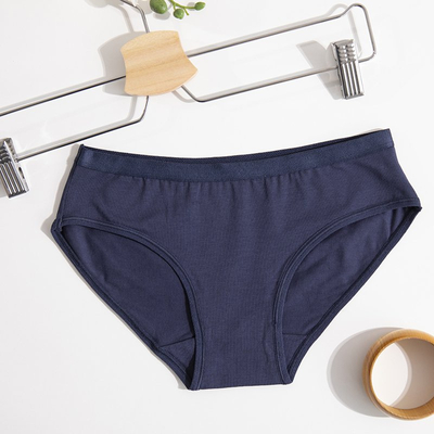 Темно-синие женские трусы с принтом