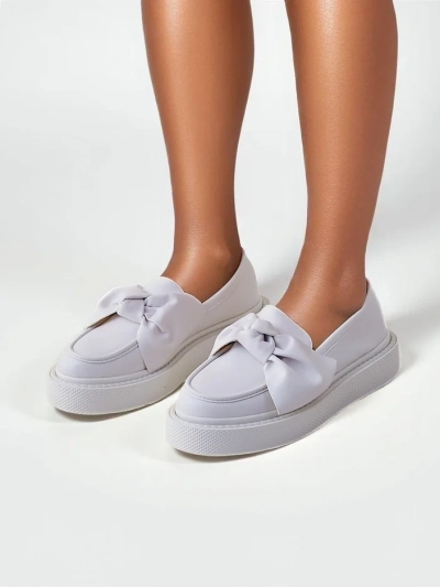 Royalfashion Elegantiškos moteriškos mokasinos su kaspinu Ortto