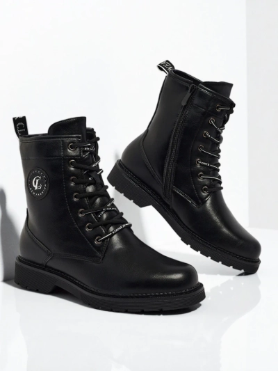 Eko odos aulinukai suvarstomi Tavira