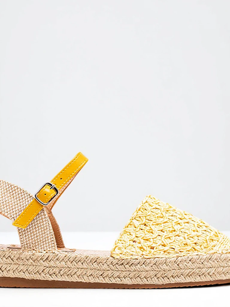 Żółte damskie espadryle z ażurową cholewką Triumf - Obuwie