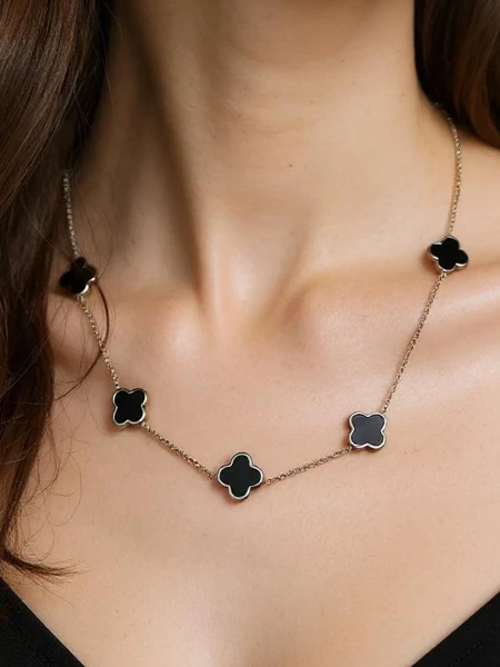 Ожерелье Aurelia Clavis с перламутром в золотой оправе – стильная элегантность