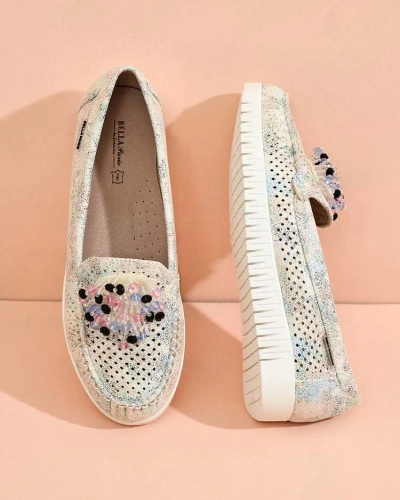 Royalfashion Moteriški ažūriniai mokasinai su karoliukais Namis