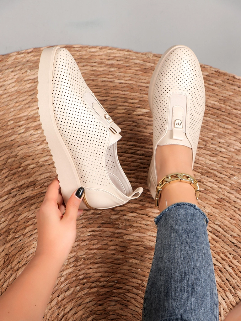 Royalfashion Женские слипоны перфорированные Goffies