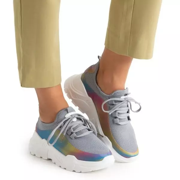 OUTLET Женские кроссовки серого цвета с разноцветной вставкой Isis - Обувь