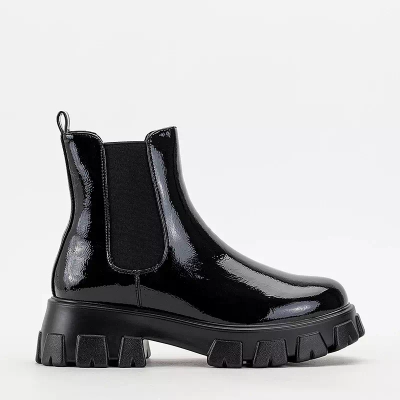 OUTLET Juodi moteriški batai iš ekologinės lakinės odos Narikas - Avalynė