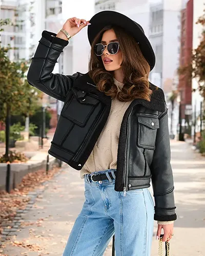 Karališkoji mada Moteriška ekologiška odinė striukė su kailiu juodos spalvos