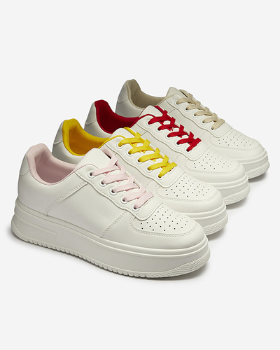 Белые женские спортивные кроссовки с бежевыми шнурками Smaffo- Footwear