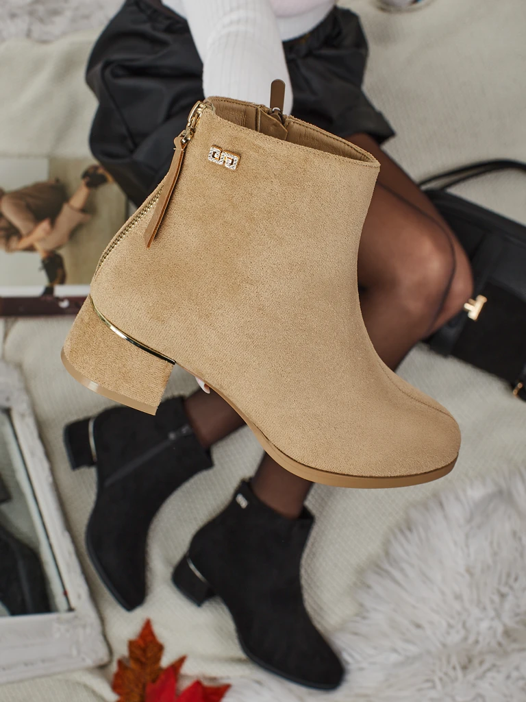 Moteriški eko zomšos aulinukai su storu kulnu Arshinea