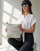 Šviesiai pilka || szary