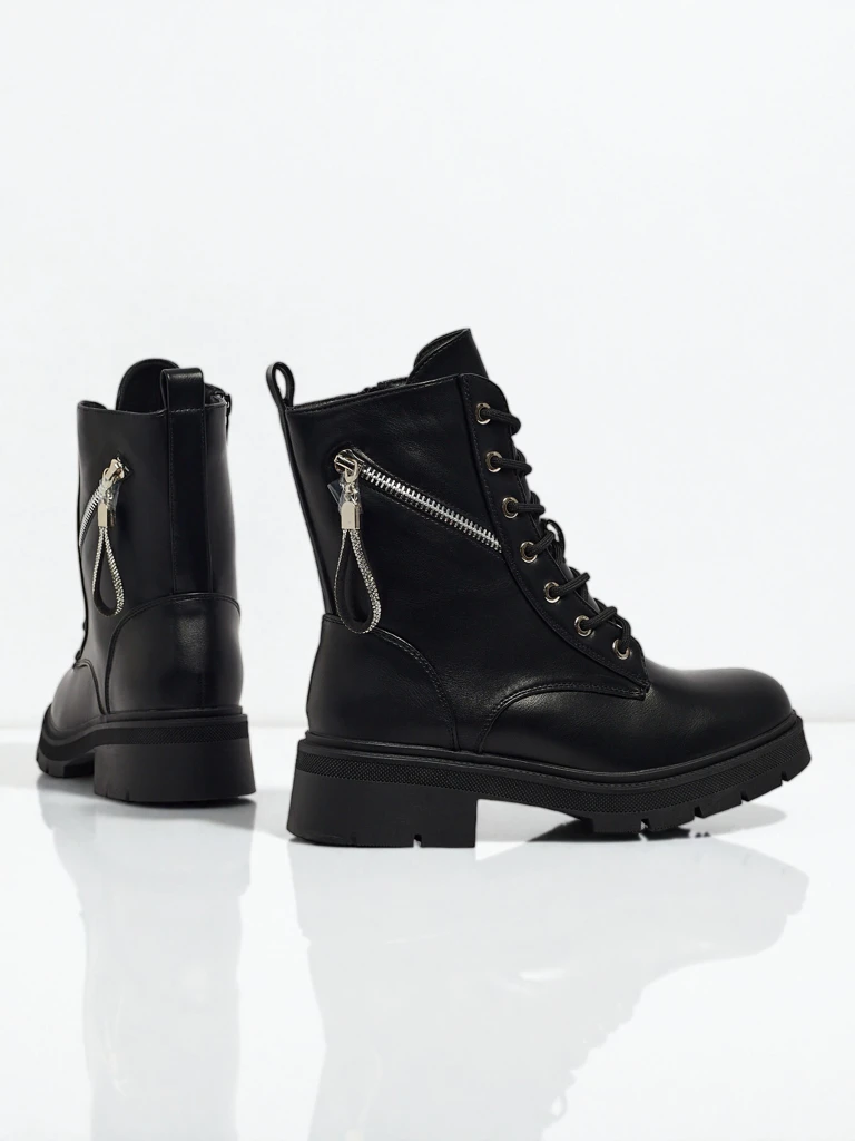 Moteriški aulinukai-batai Kassira su dekoracijomis