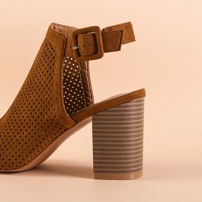 Rudos moteriškos ažūrinės basutės ant „Zira“ stulpo - batai