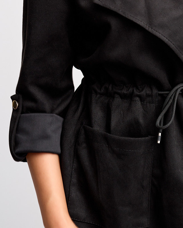 Женская куртка-накидка из эко-замши черного цвета с завязками на талии - Одежда