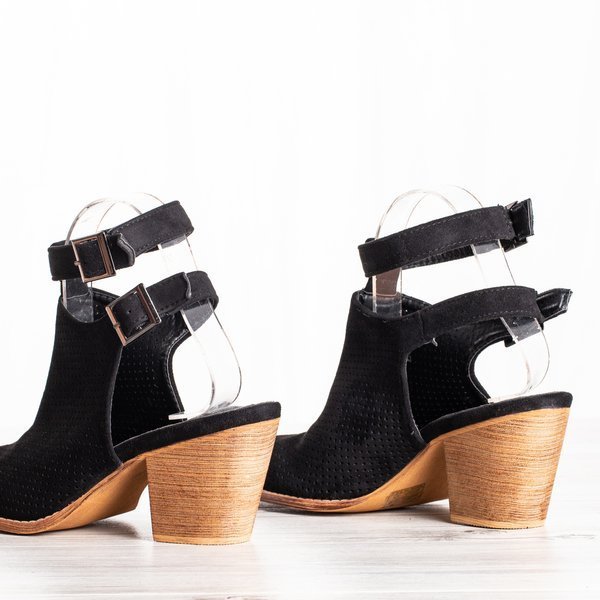 Ażurowe botki na słupku w kolorze czarnym Palacida - Obuwie