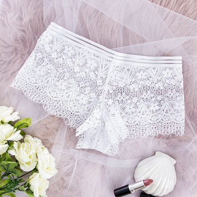 Белые женские кружевные трусы - Нижнее белье
