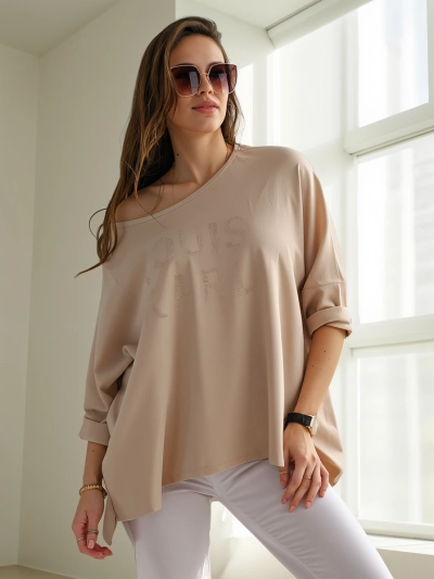 Блузка Royalfashion из вискозы для женщин с круглым вырезом и надписью из страз