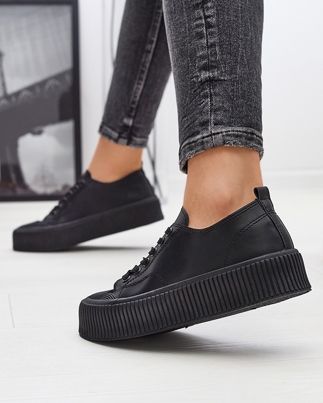 Juodi moteriški sportiniai bateliai ant platformos Koddop - Avalynė