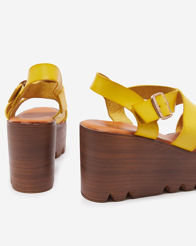 Желтые женские босоножки на танкетке Asorika- Обувь