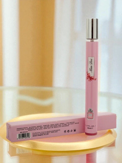 Įkvėpta moteriška parfumuota vandenis Miss