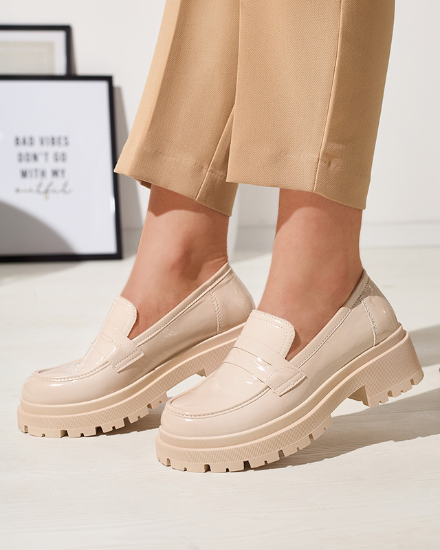 Smėlio spalvos lakuoti moteriški mokasinai Noppel Footwear