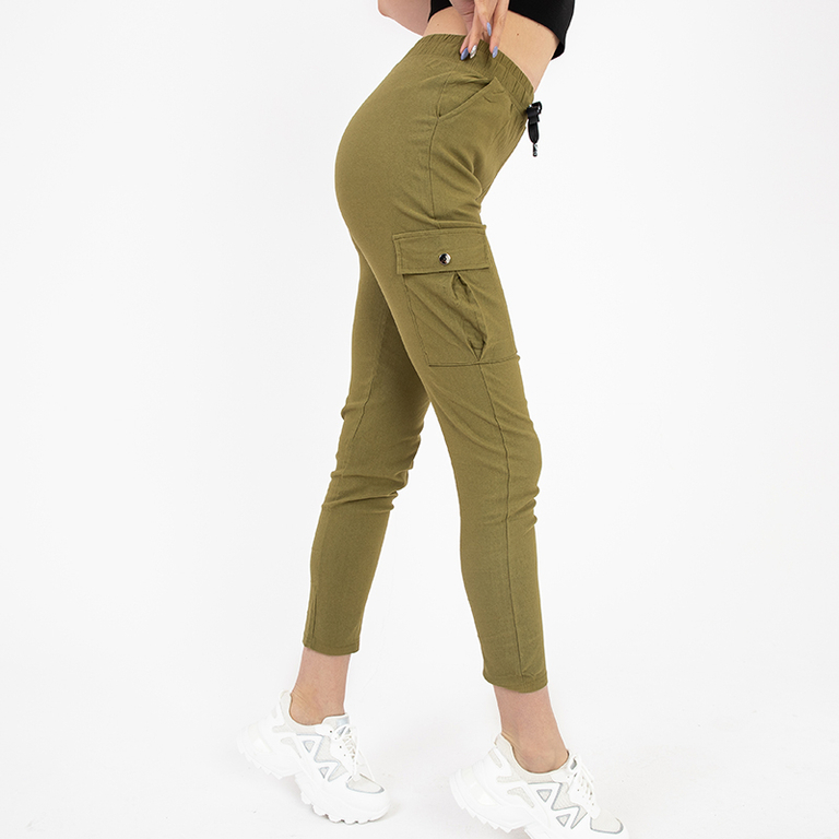 Зеленые женские брюки