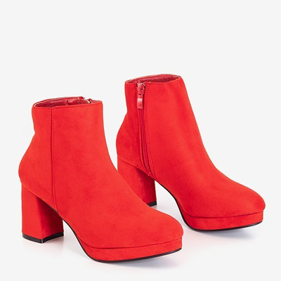 Raudoni moteriški batai ant stulpo Calida - Avalynė