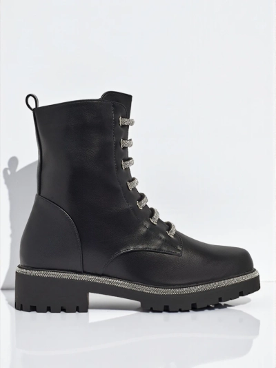 Eko odos aulinukai suvarstomi Lunara