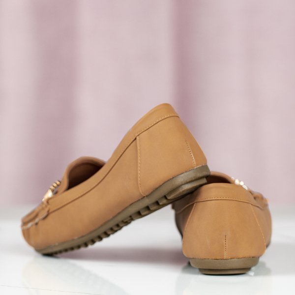 Brązowe mokasyny z metalową ozdobą Abu-Dabi - Obuwie