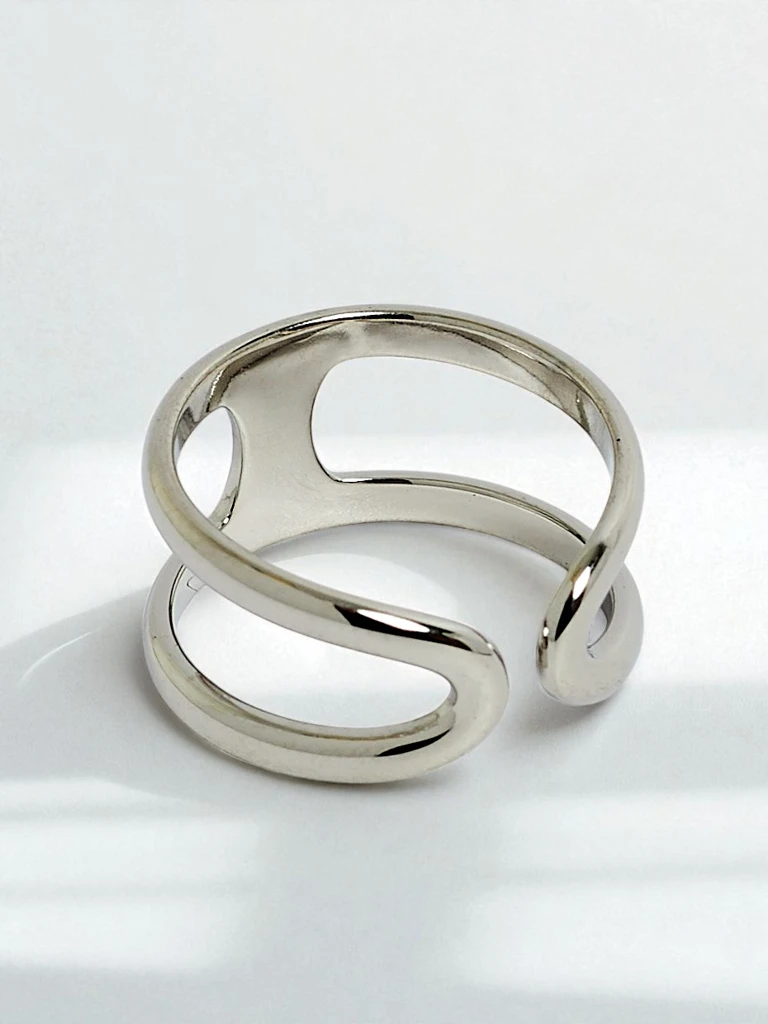 Dolce Vita apyrankė su dekoratyviniais pakabukais