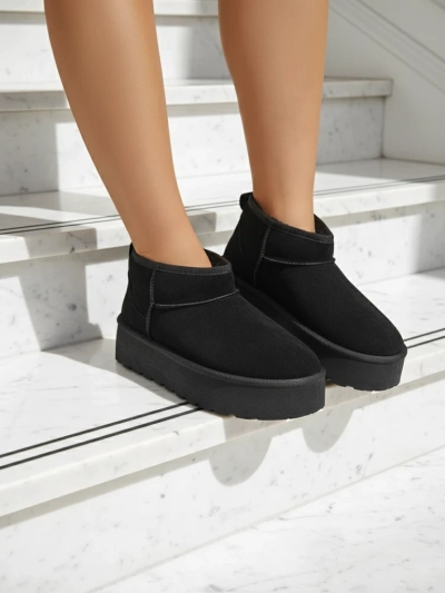 Royalfashion Женские снежные ботинки на платформе a'la черного цвета Dagodo