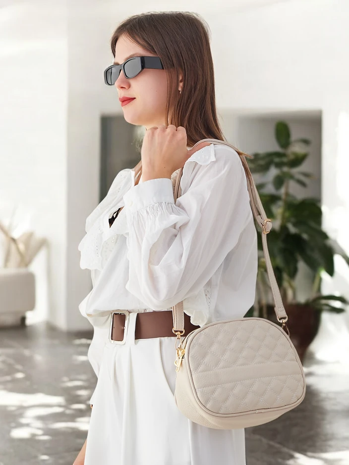 Royalfashion Oval mažas siuvinėtas moterų rankinukas, pagamintas iš ekoskinos