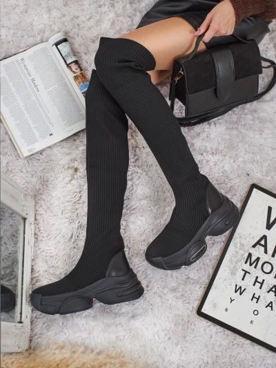 Ilgi moteriški užtraukiami ilgaauliai su storu padu Ravmora