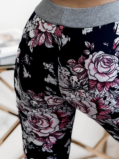 Gėlėti 3/4 moteriški šortai tamsiai mėlynos ir rožinės spalvos PLUS SIZE - Drabužiai