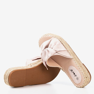 Pudrowe klapki damskie na platformie Baby Bow - Obuwie