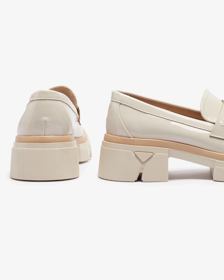 Бежевые женские мокасины из экокожи и лакированной кожи Sepop- Footwear