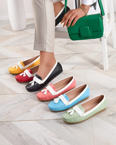 Žali moteriški mokasinai su kutais ir baltais intarpais Rerata - Avalynė