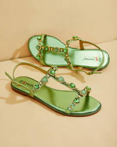 тёмно-зелёный