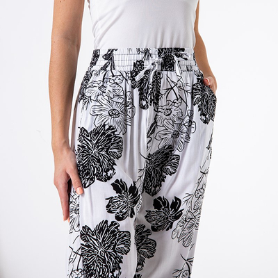 Белые женские брюки с принтом