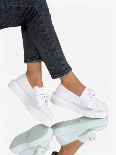 Royalfashion Elegantiškos moteriškos mokasinos su kaspinu Ortto